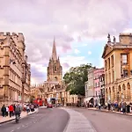 The Homely Retreat Spacious Ground Floor Flat Near Oxford City Centre, Free Parking