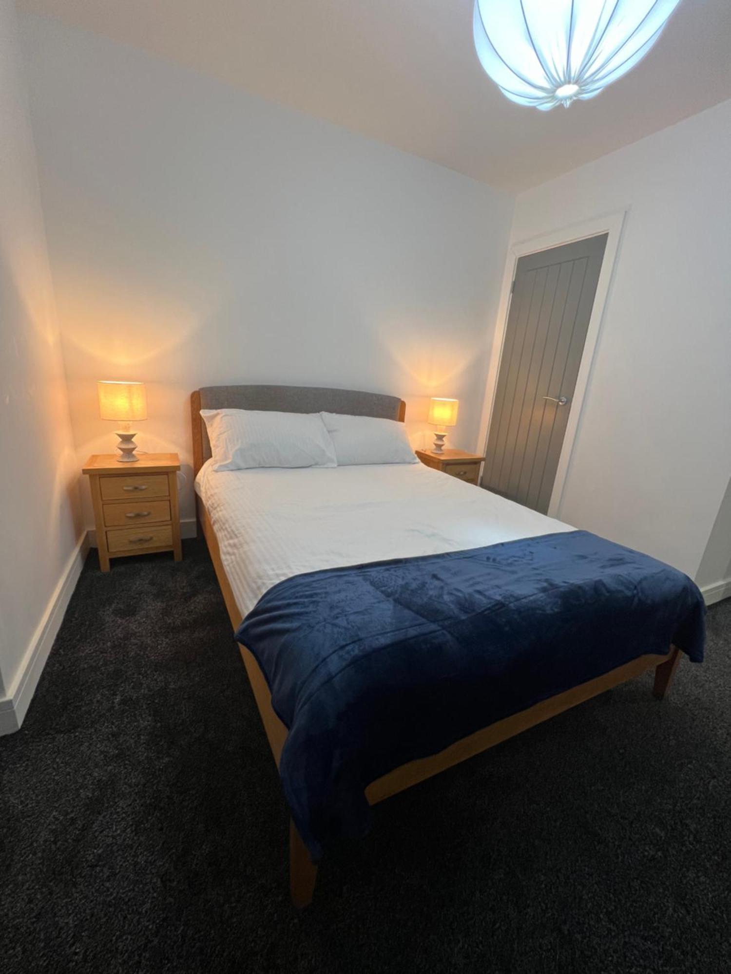 The Homely Retreat Spacious Ground Floor Flat Near Centre, Free Parking Apartment *